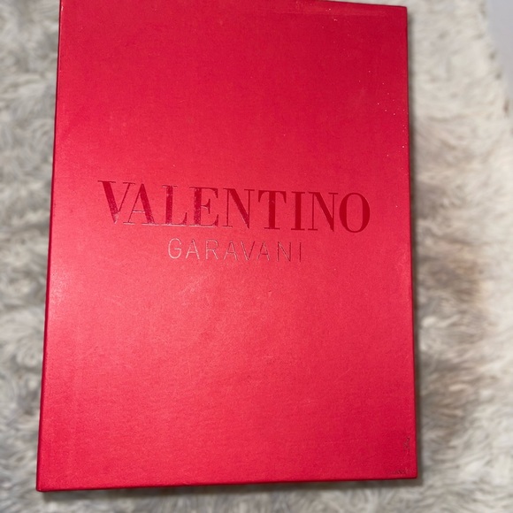 Brand new. Still in box, has all it’s original papers. It’s small for me - Picture 5 of 8